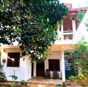 Arie Holiday Home